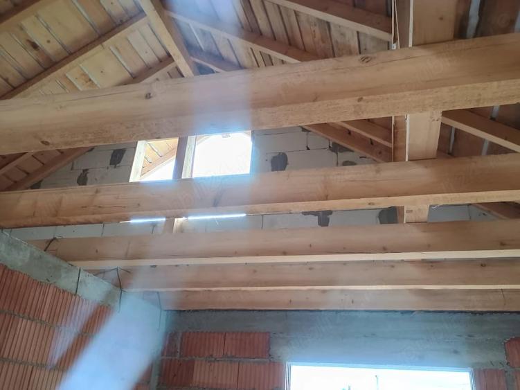 Casă cu 3 camere cu Teren 600 Mp în Dumbrava