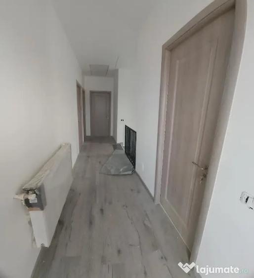 Casă cu 5 camere cu Teren 400 Mp în Central