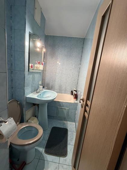 Apartament cu 3 camere semidecomandat în Alexandru cel Bun