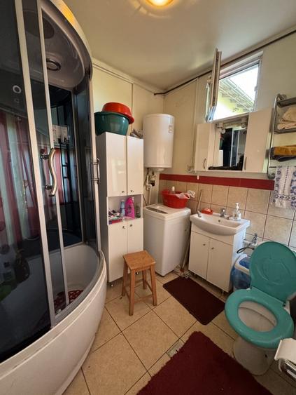 Casă individuală cu 6 camere cu Teren 1570 Mp în Seciu
