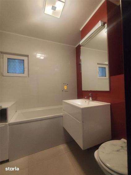 Apartament cu 3 camere decomandat în Republicii