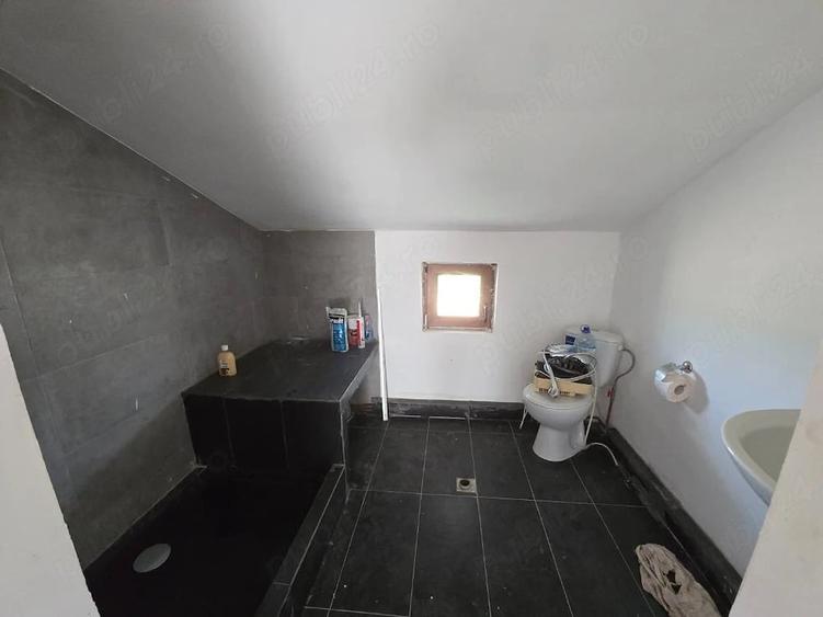 Casă cu Teren 2422 Mp în Central