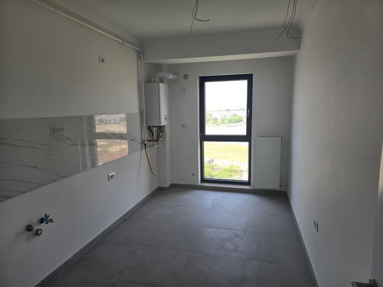Apartament cu 3 camere decomandat în Energia