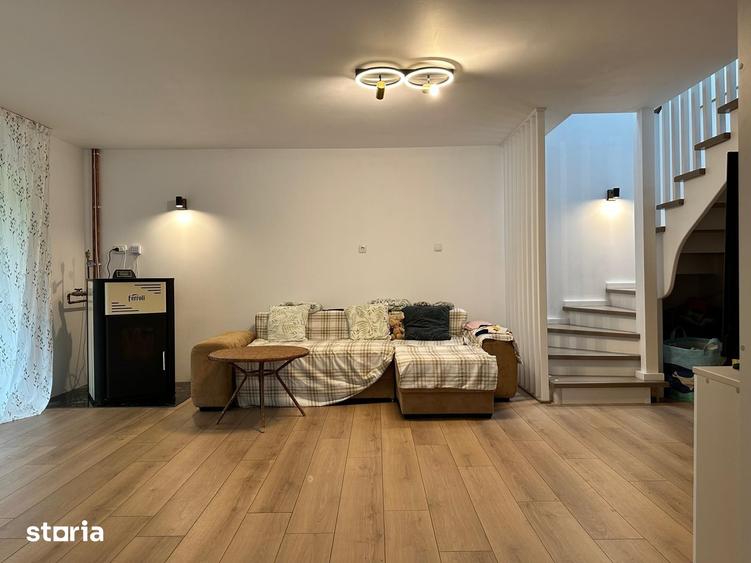 Casă cu 5 camere cu Teren 3029 Mp în Drajna