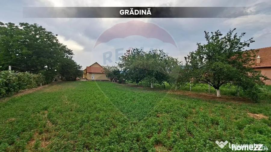 Casă cu 4 camere cu Teren 1295 Mp în Central