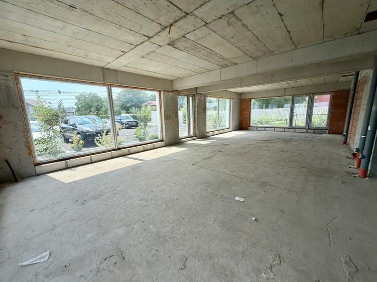 Spațiu comercial, de 103.69999694824 mp, în Tunari