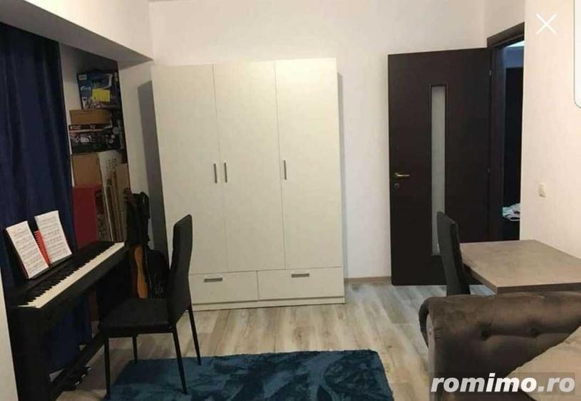 Apartament cu 2 camere decomandat în P-ța Victoriei