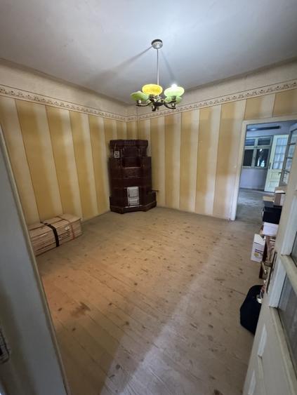 Casă individuală cu 6 camere cu Teren 400 Mp în Traian