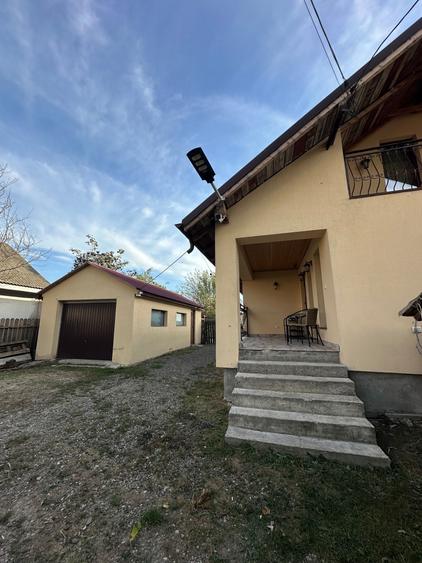 Casă cu 4 camere în Secu