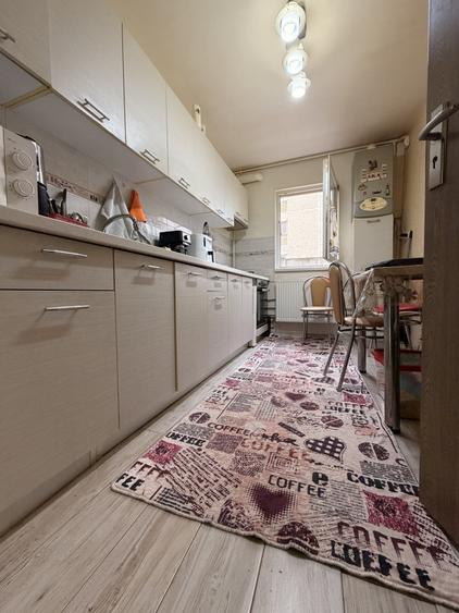 Apartament cu 3 camere decomandat în Brâncoveanu