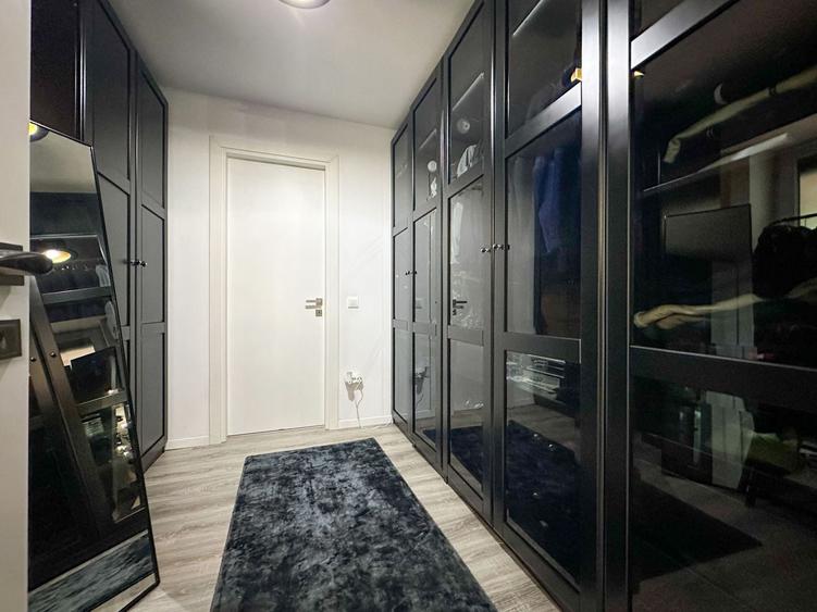 Apartament cu 6 camere decomandat, mobilat în Barbu Văcărescu
