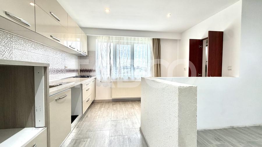 Apartament cu 3 camere semidecomandat, mobilat în Florești