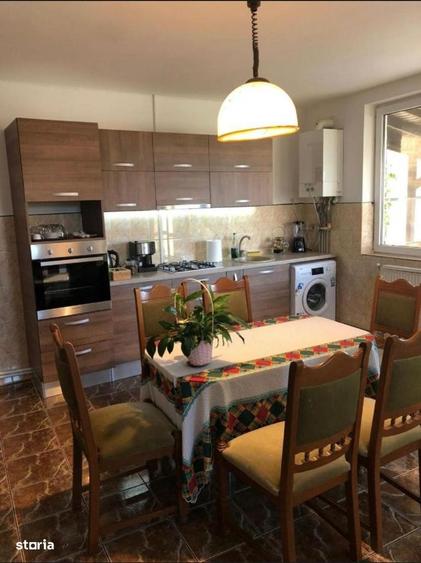 Casă cu 4 camere în Horea
