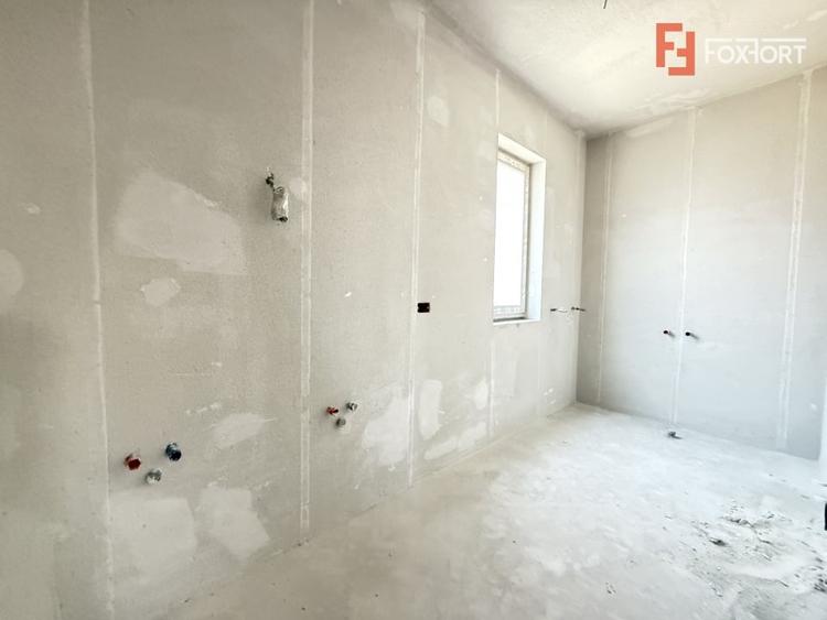 Duplex cu 4 camere cu Canalizare în Săcălaz