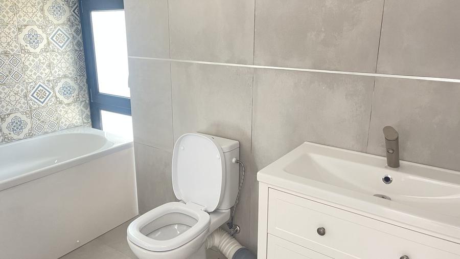 Duplex cu 4 camere cu Canalizare în Balotești