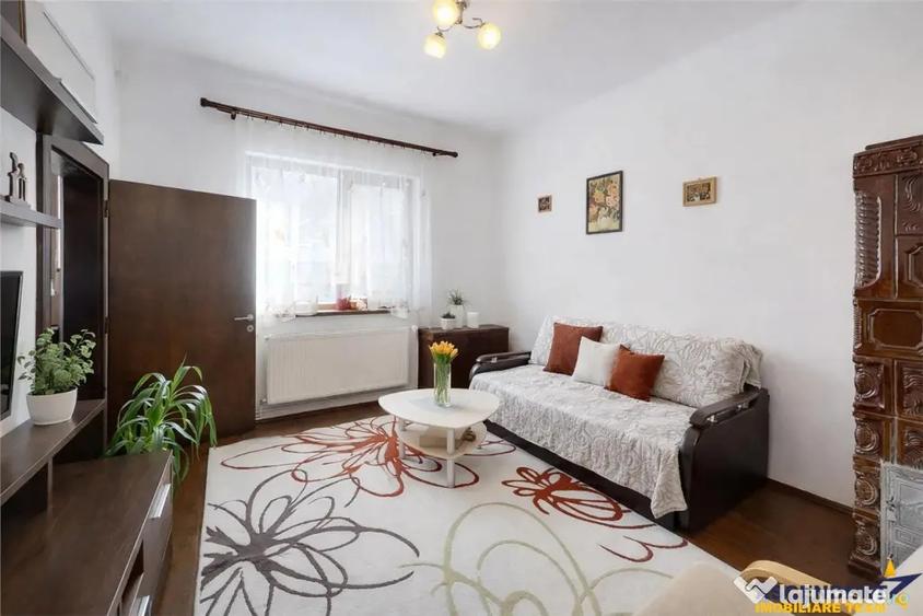 Casă cu 3 camere cu Teren 1741 Mp în Central