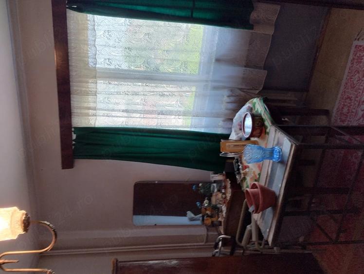 Apartament cu 4 camere decomandat în Confecții
