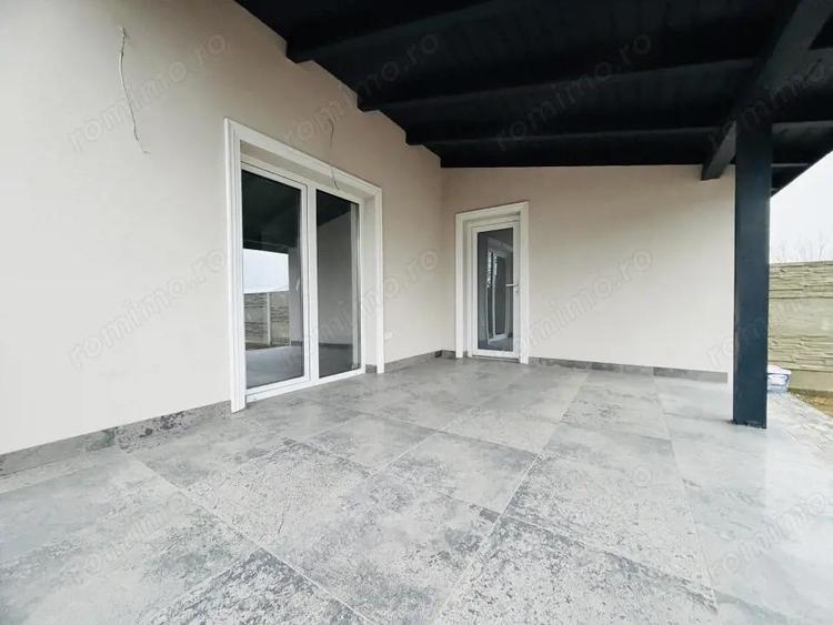 Casă cu 4 camere cu Teren 16 Mp în Utvin