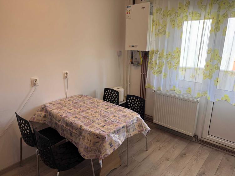 Apartament cu 2 camere decomandat în Plopilor