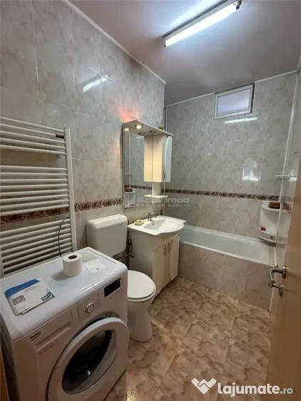 Apartament cu 3 camere semidecomandat în Luncă