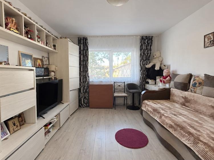 Apartament cu 2 camere semidecomandat în Inel II