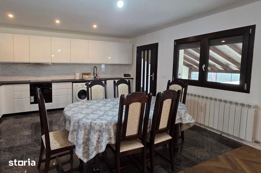 Casă cu 5 camere cu Teren 2867 Mp în Păunești