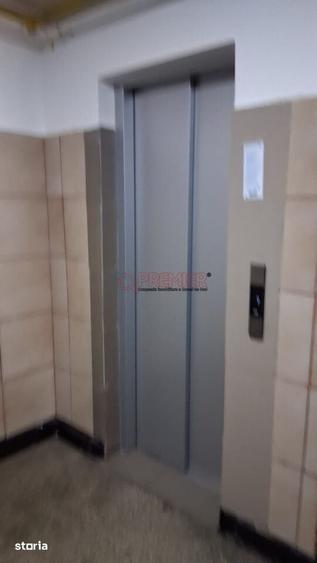 Apartament cu 3 camere decomandat în Dristor