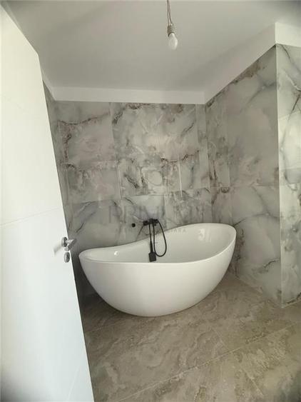Duplex cu 5 camere cu Canalizare în Moșnița Nouă