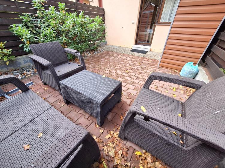 Apartament cu 3 camere semidecomandat, mobilat în Florești