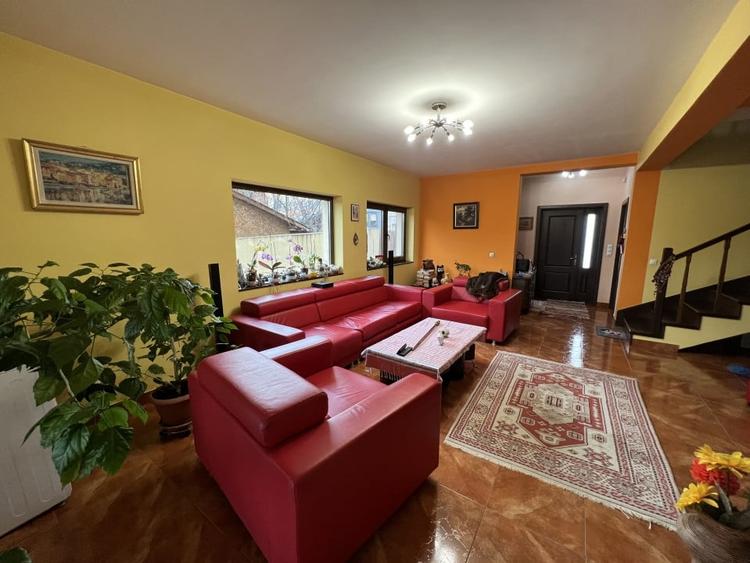 Casă individuală cu 4 camere cu Piscina în Găgeni