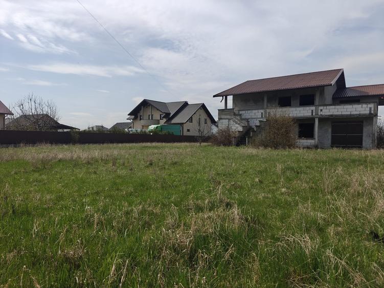 Casă individuală cu 5 camere cu Teren 1700 Mp în Moara