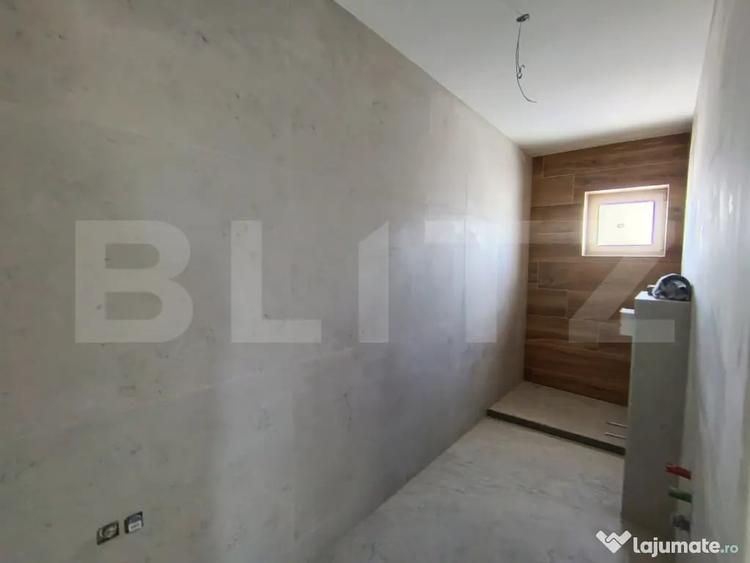 Apartament cu 4 camere semidecomandat în Central
