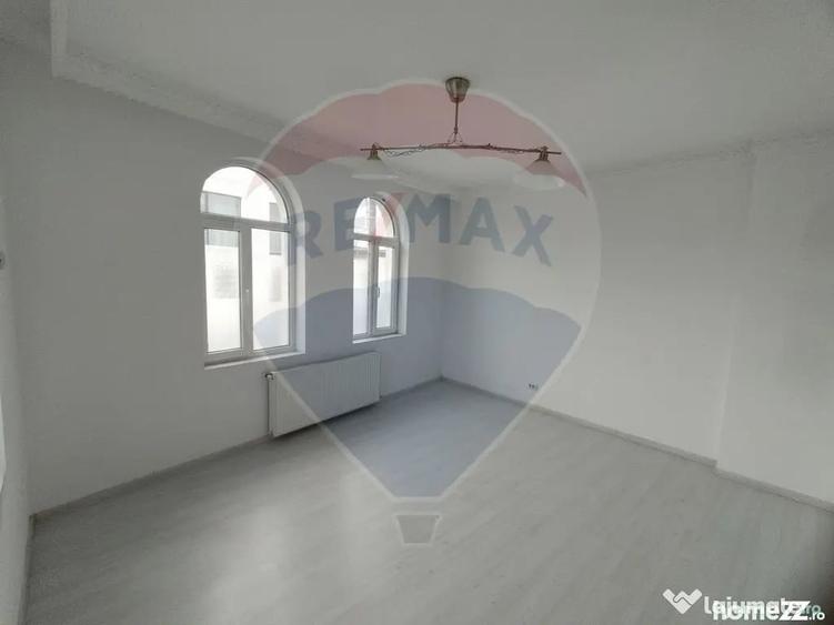 Spațiu comercial, de 323 mp, în Central