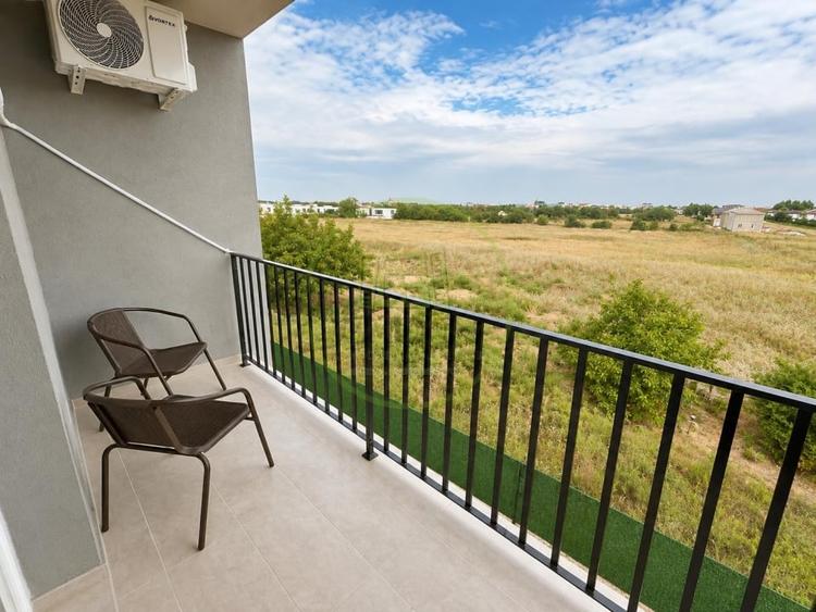 Apartament cu 2 camere semidecomandat, mobilat în Otopeni