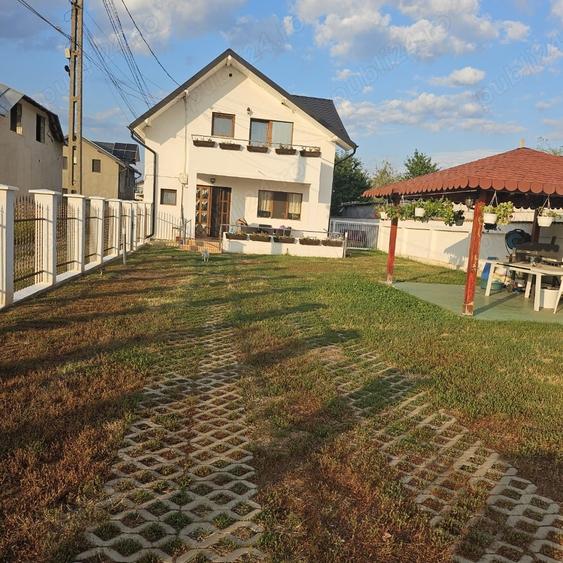 Casă cu 3 camere în Strejnicu