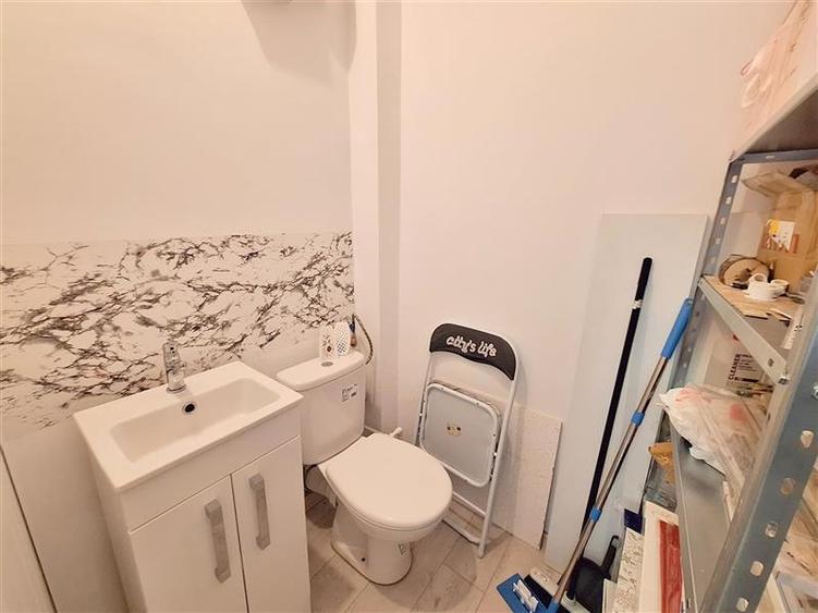 Spațiu comercial, de 9 mp, în 9 Mai