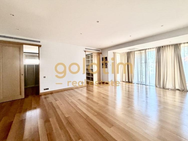 Apartament cu 5 camere decomandat, mobilat în Primăverii