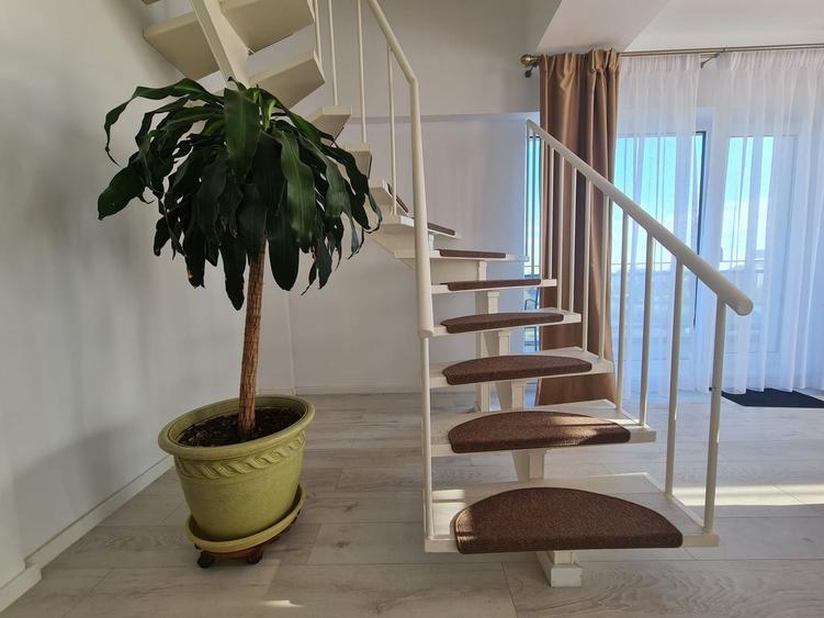 Apartament cu 3 camere decomandat în Barbu Văcărescu