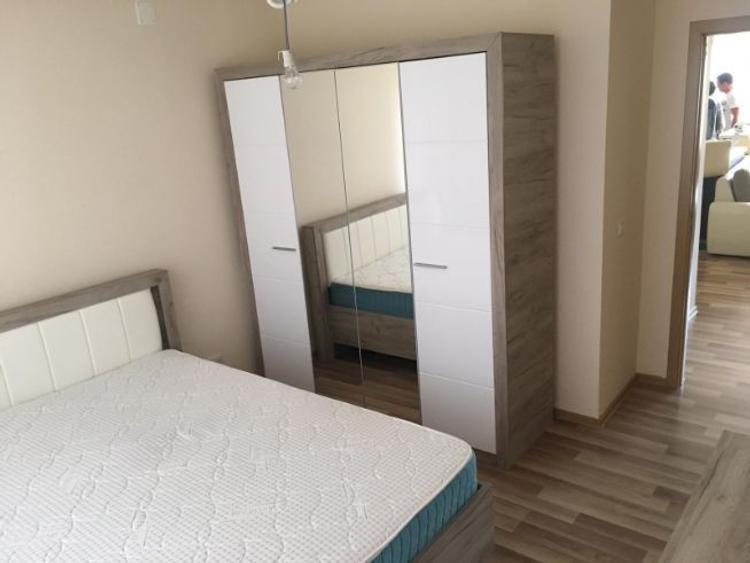 Apartament cu 3 camere decomandat în Dumbrăvița
