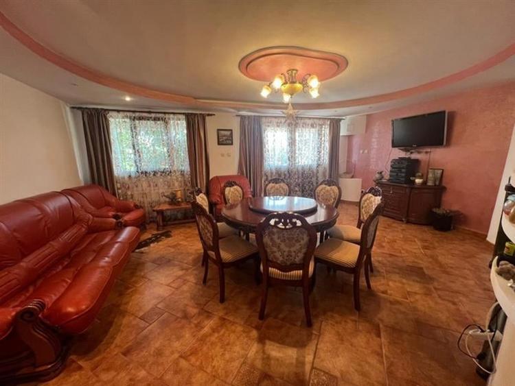 Casă individuală cu 4 camere cu Teren 760 Mp în Tache