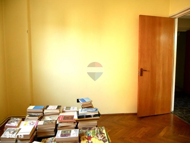 Apartament cu 4 camere în Cetate