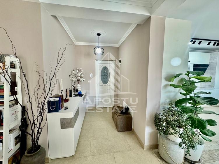 Apartament cu 3 camere decomandat, mobilat în Giroc