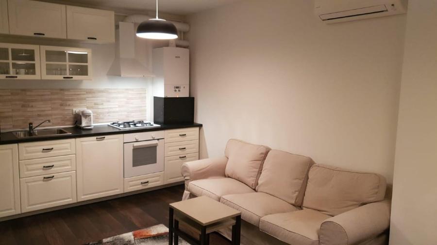 Apartament cu 2 camere decomandat, mobilat în Soarelui