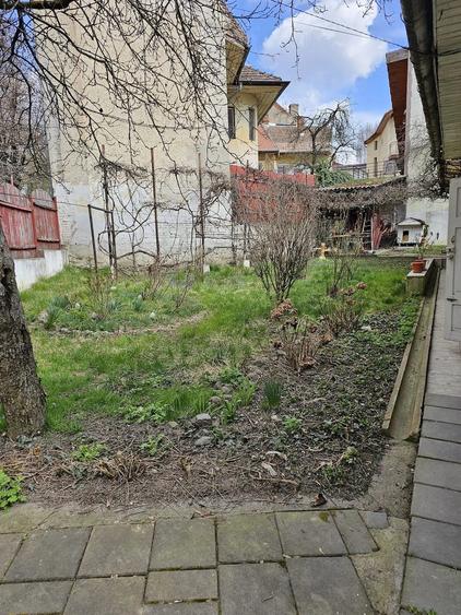 Casă cu 2 camere cu Teren 306 Mp în Central