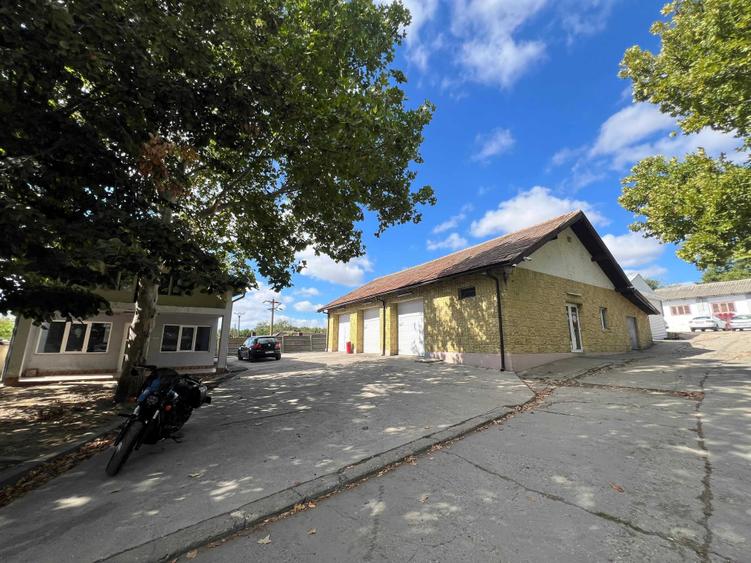 Casă cu 4 camere în Central