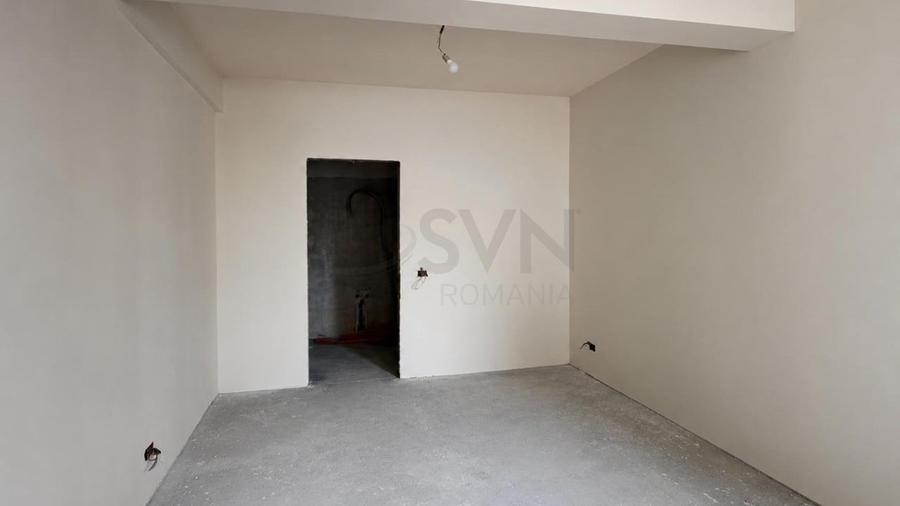 Apartament cu 3 camere semidecomandat în Ștefan cel Mare