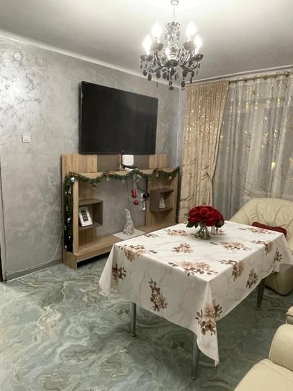 Apartament cu 3 camere semidecomandat, mobilat în Ultracentral