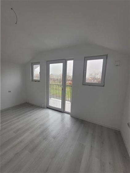 Casă individuală cu 5 camere cu Canalizare în Lumina