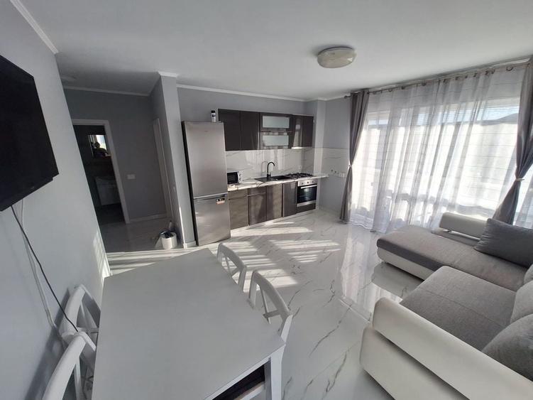 Apartament cu 3 camere decomandat în Nufărul