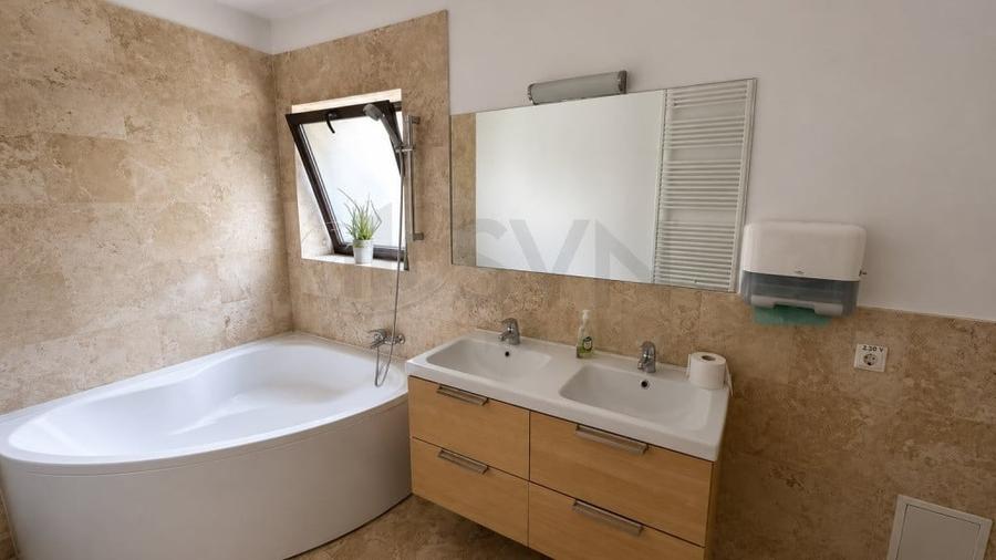 Apartament cu 3 camere decomandat în Dorobanți